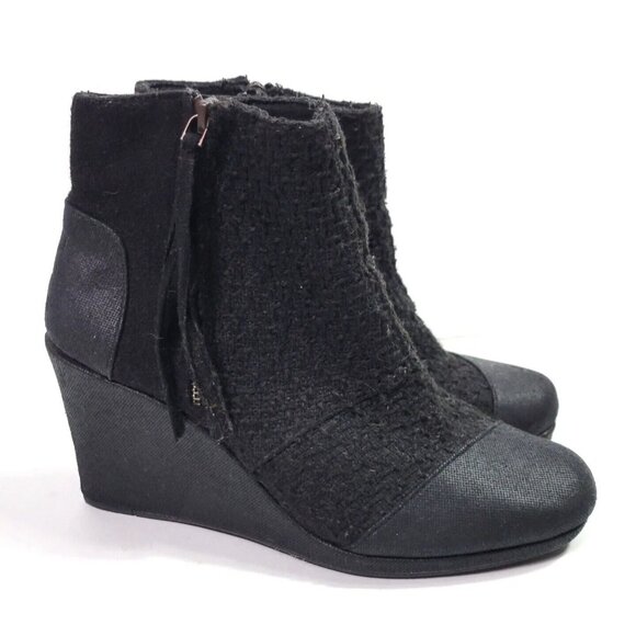 Toms Avery Women's‎ Black Tassel Side Zip Ankle Bootie Wedge Heels Size W8.5 - Picture 1 of 12
